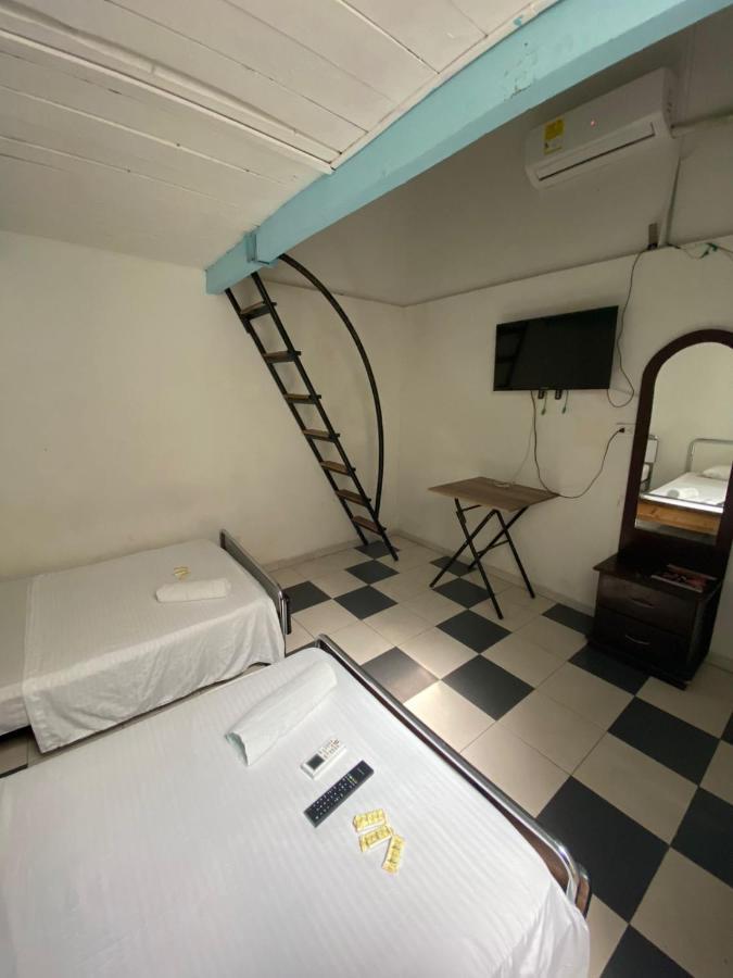 Petronio'S Hostel Cali Extérieur photo