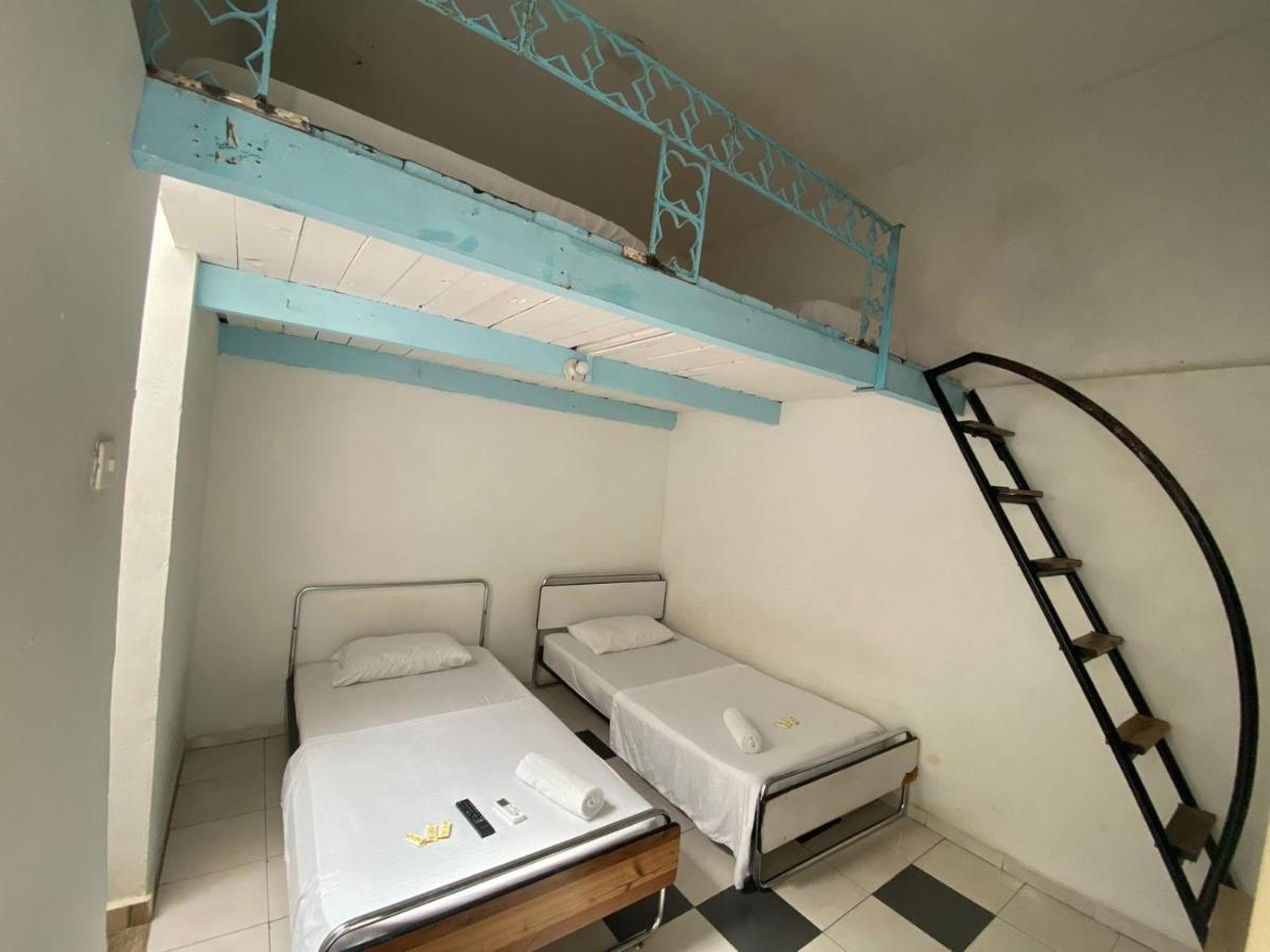Petronio'S Hostel Cali Extérieur photo
